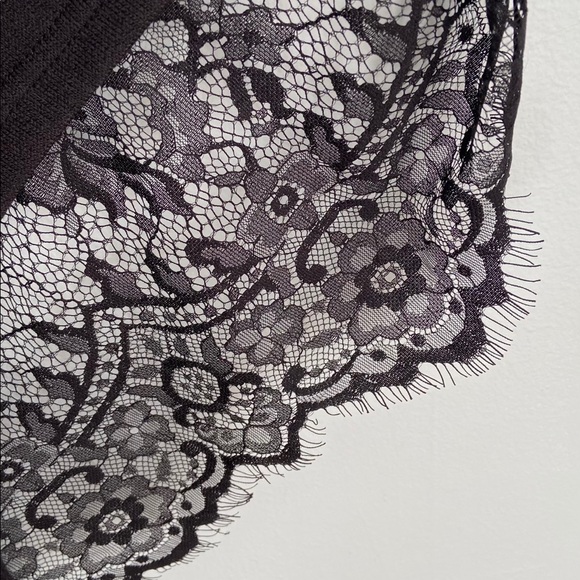 Black cold shoulder top with lace accents M - Picture 3 of 3